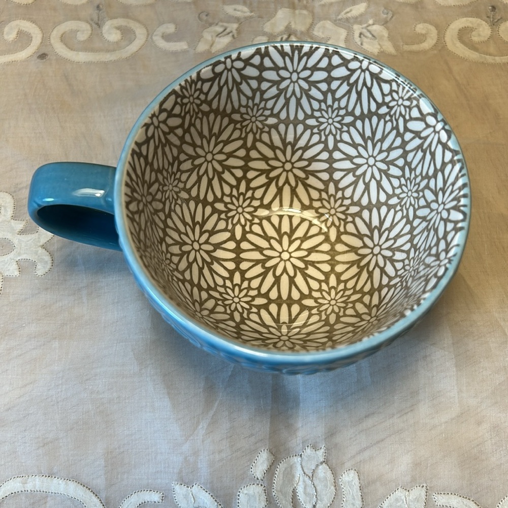 Signature Embossed Cup - Picture 5 of 7